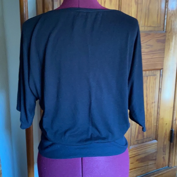 Weavers black top with short kimono sleeves, size M. - Picture 6 of 6